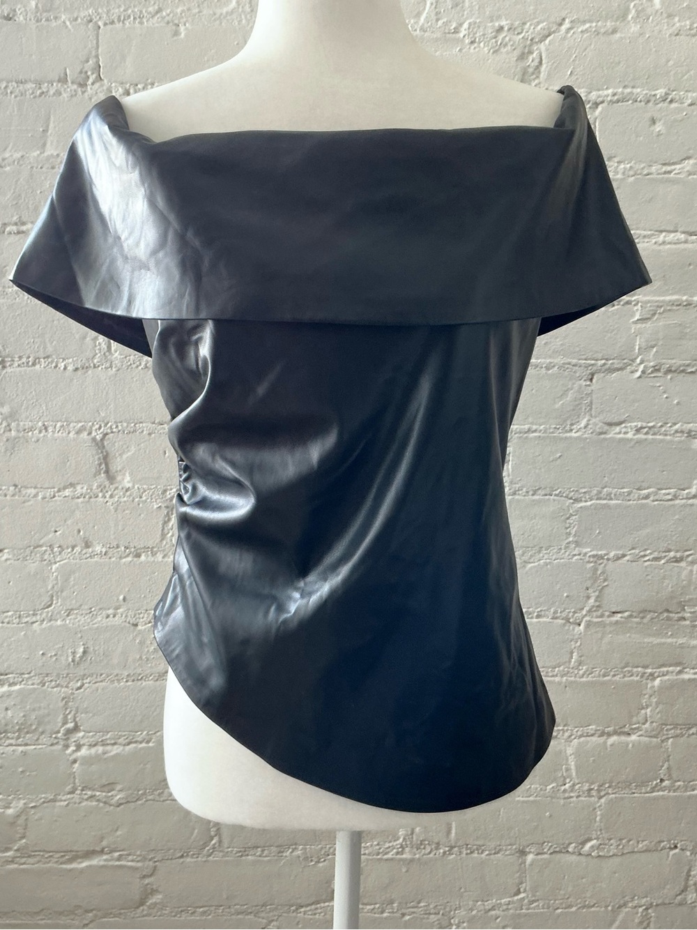 Mango Black Faux Leather Off Shoulder Top Size Large Ruched Side Party Glam NWT - Picture 6 of 15